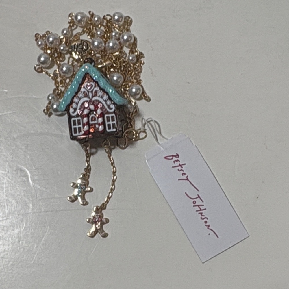 Betsey Johnson Gingerbread House Necklace - Picture 8 of 11